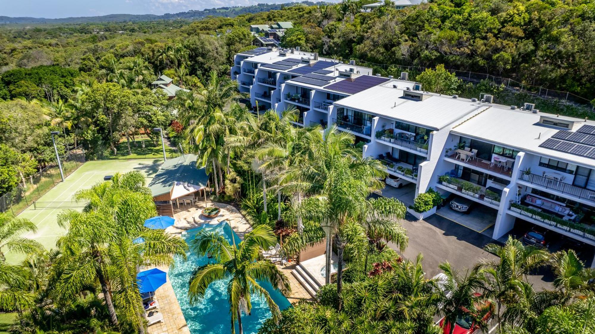 The Oasis Apartments And Treetop Houses Байрън Бей Екстериор снимка